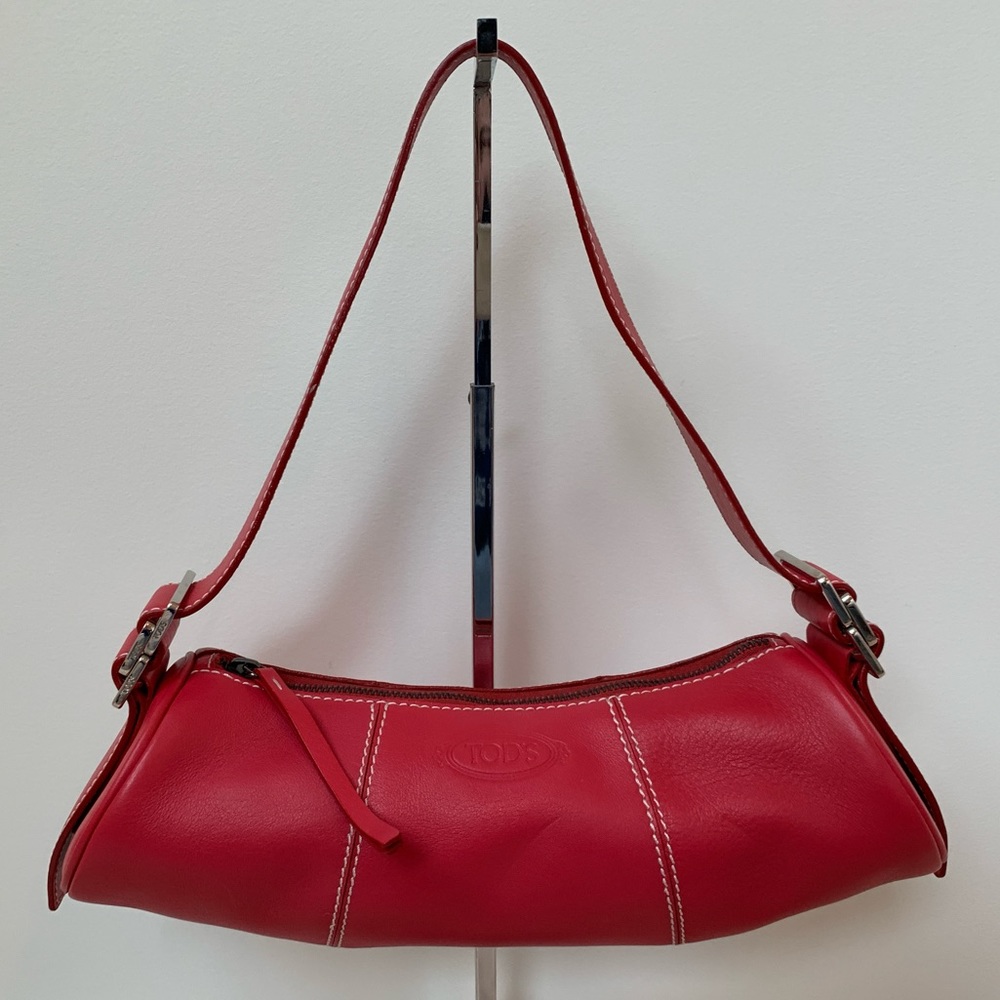 TOD’s red leather shoulder bag